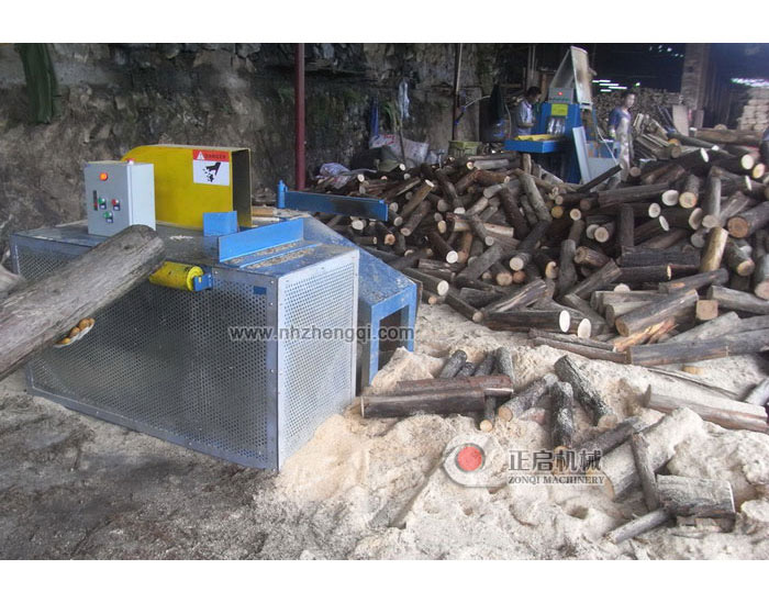 湖南汝城圓木截斷機加工現場